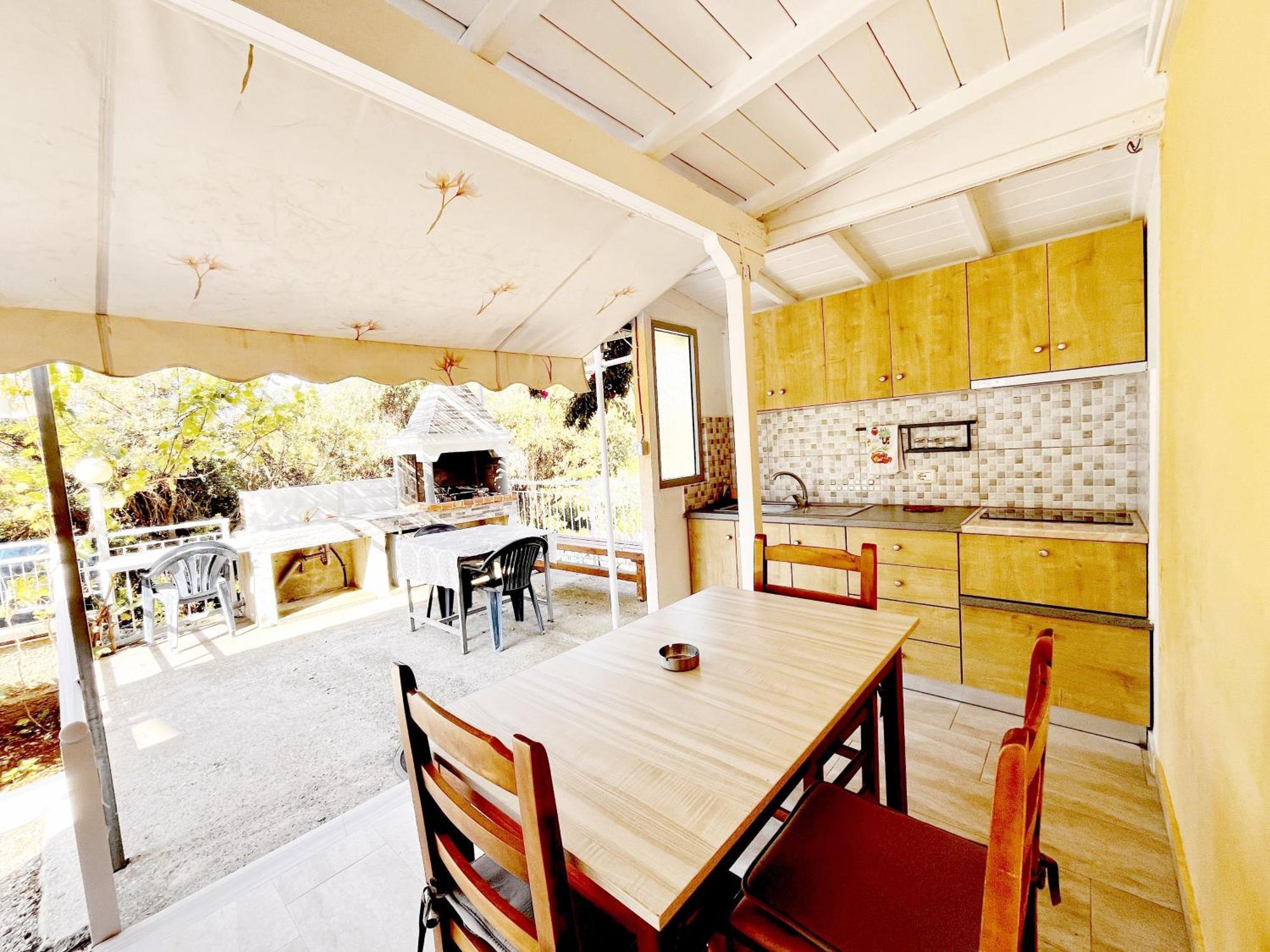 Garden Rooms Himare Exterior foto