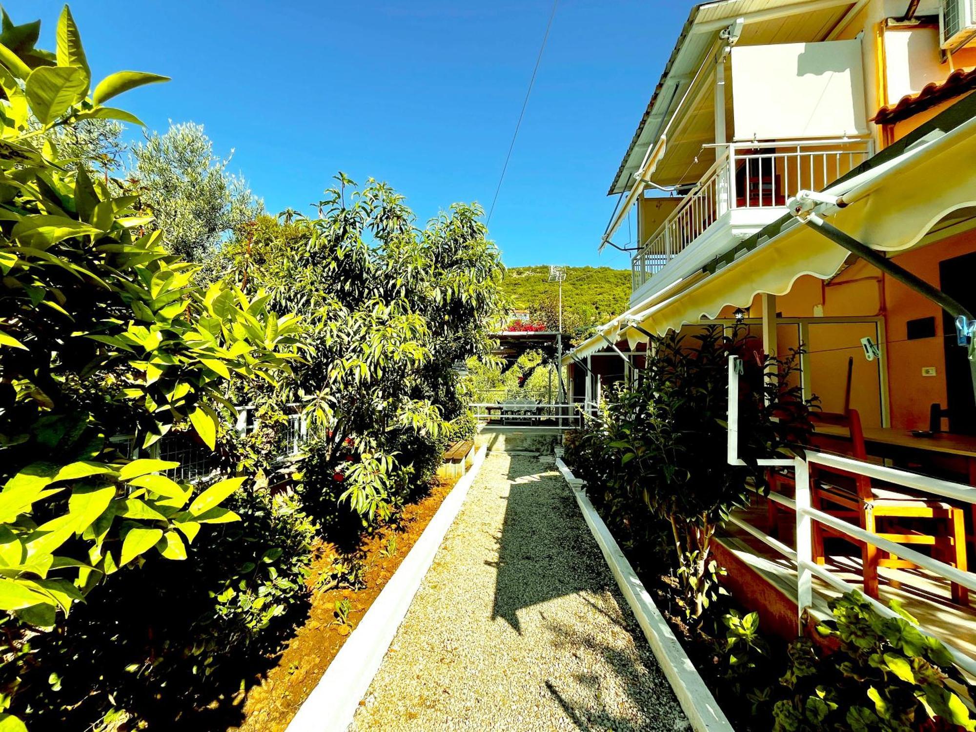 Garden Rooms Himare Exterior foto