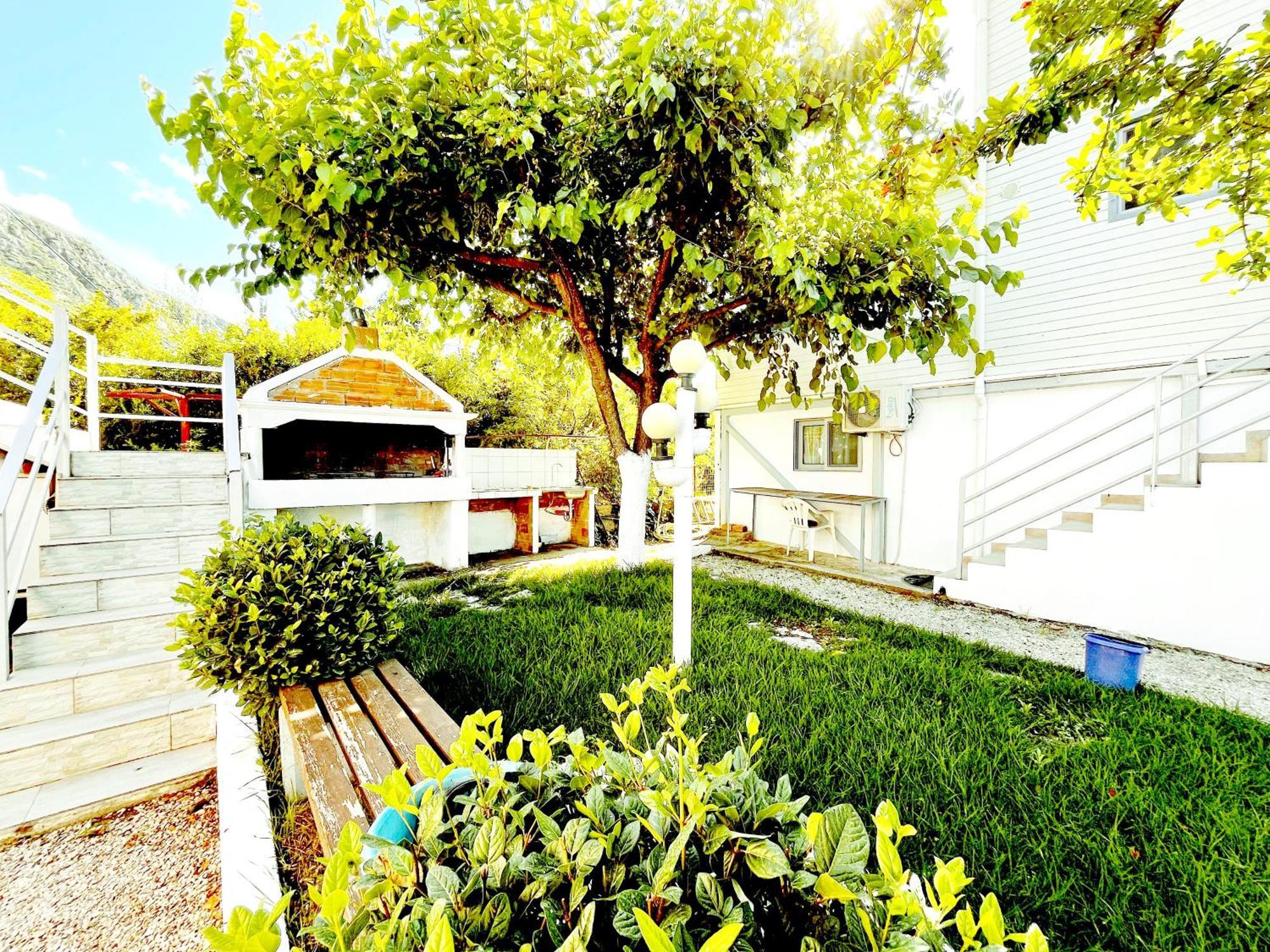 Garden Rooms Himare Exterior foto