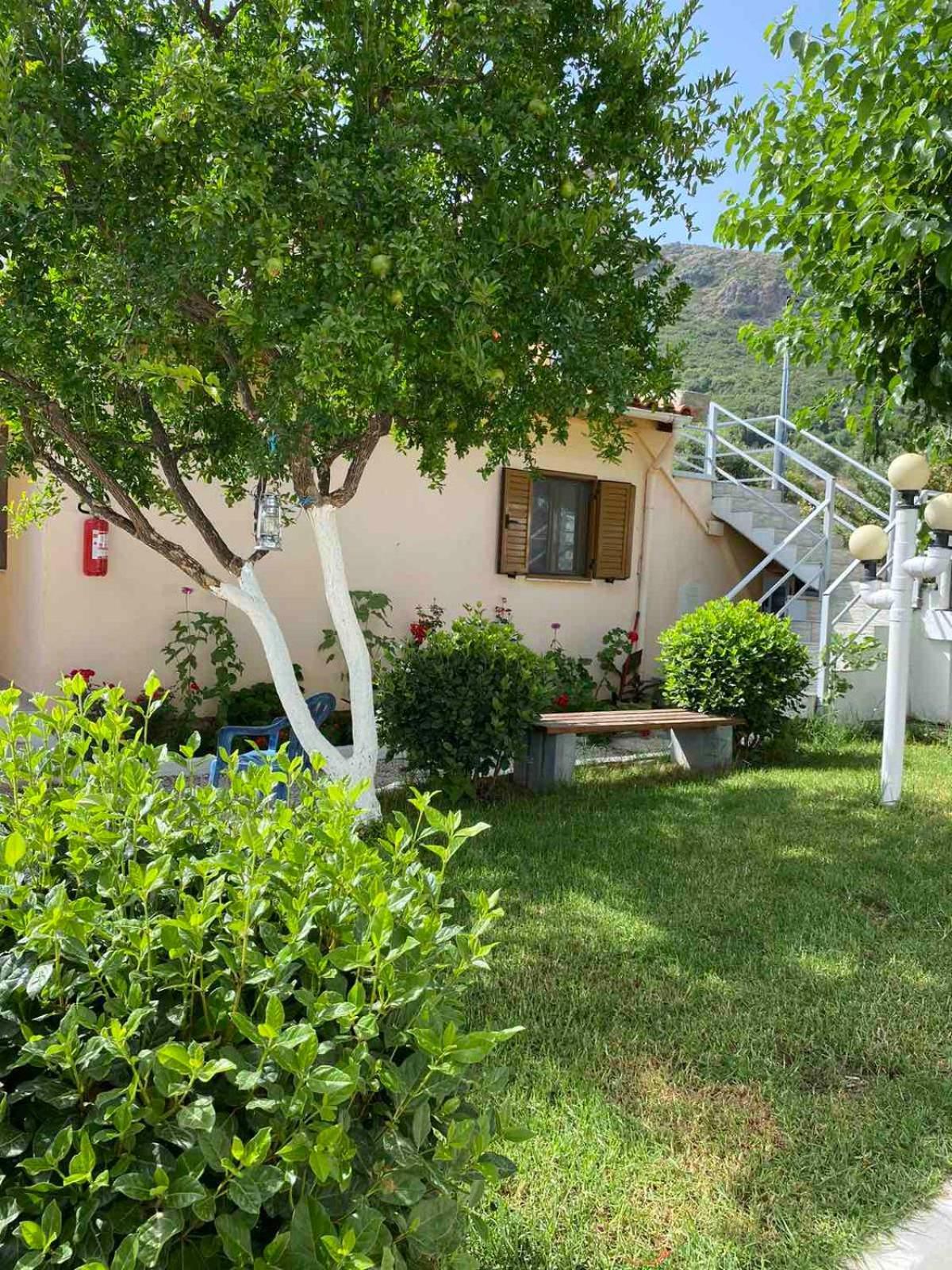 Garden Rooms Himare Exterior foto